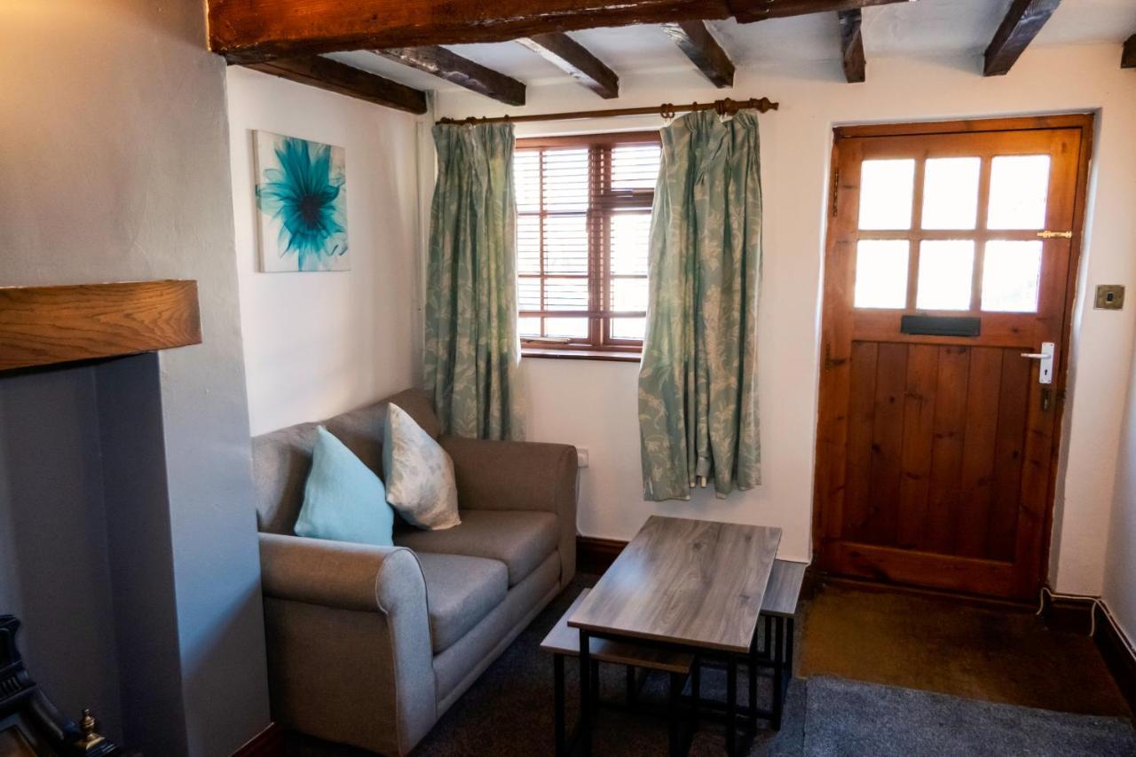 Agniti Cottage ダービー エクステリア 写真